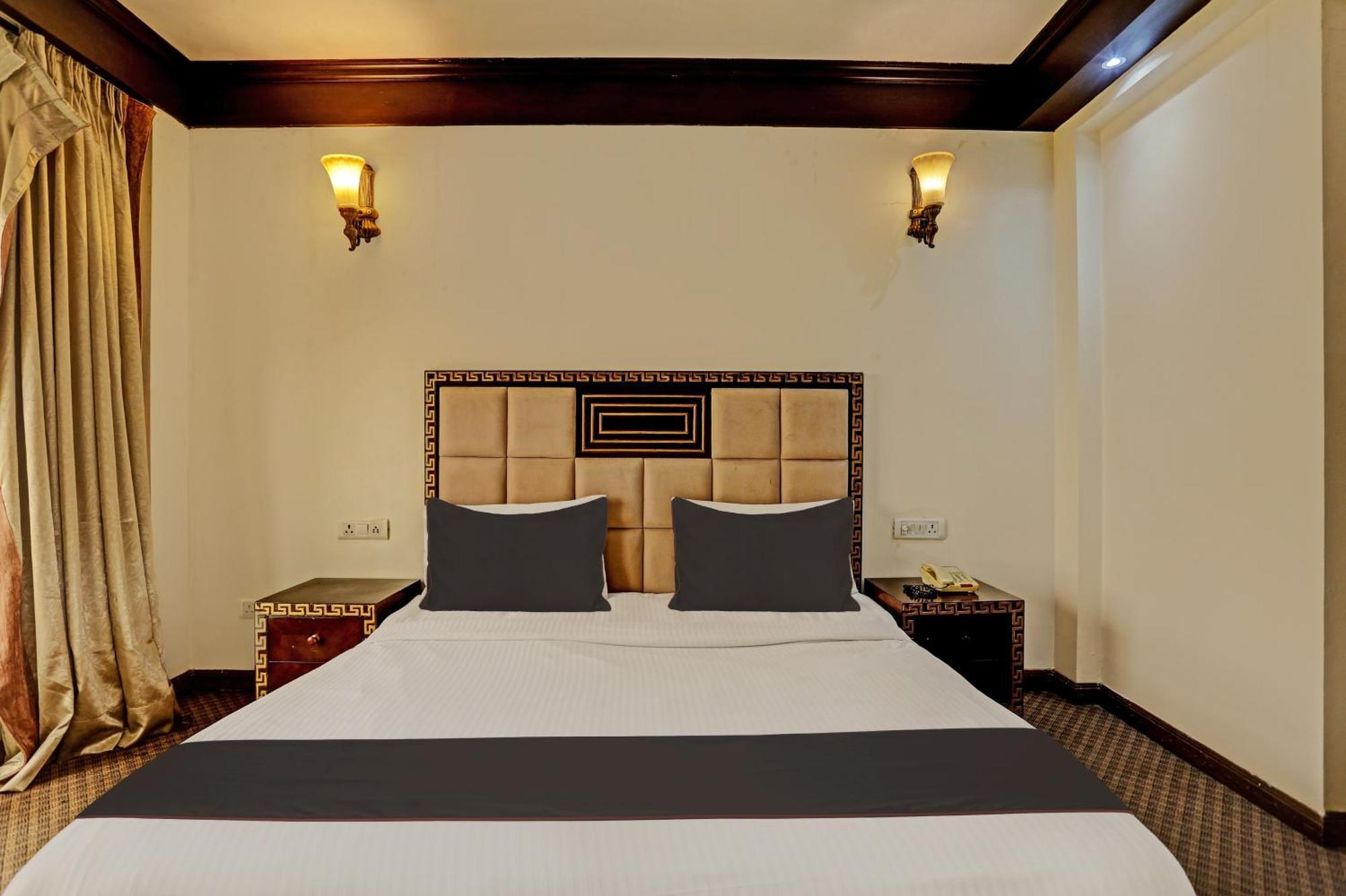 Townhouse The Royce New Friends Colony Hotel New Delhi Buitenkant foto