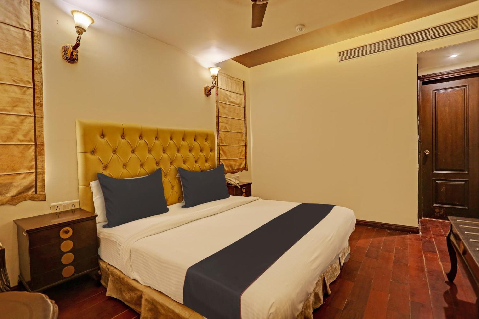 Townhouse The Royce New Friends Colony Hotel New Delhi Buitenkant foto