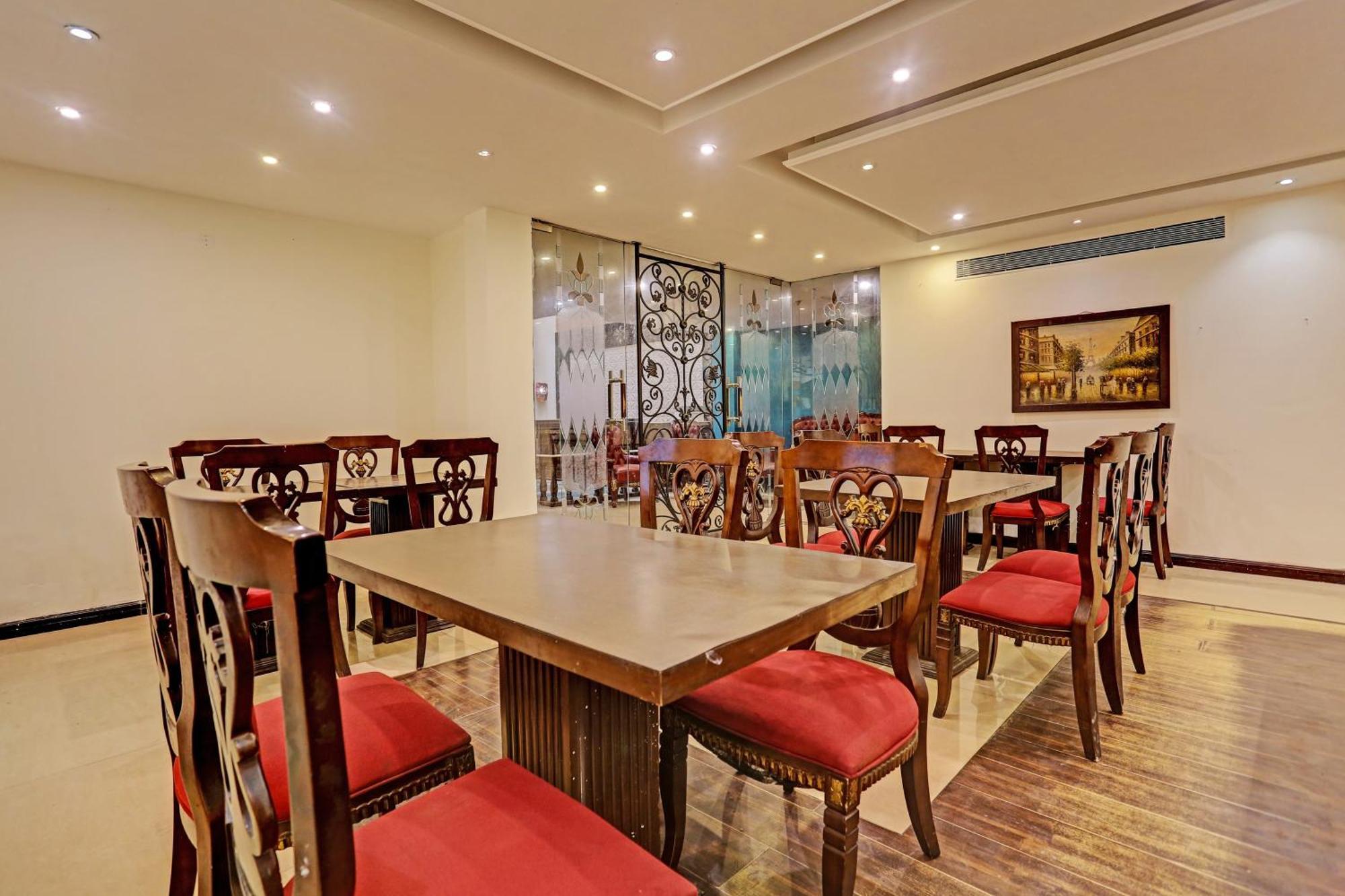 Townhouse The Royce New Friends Colony Hotel New Delhi Buitenkant foto