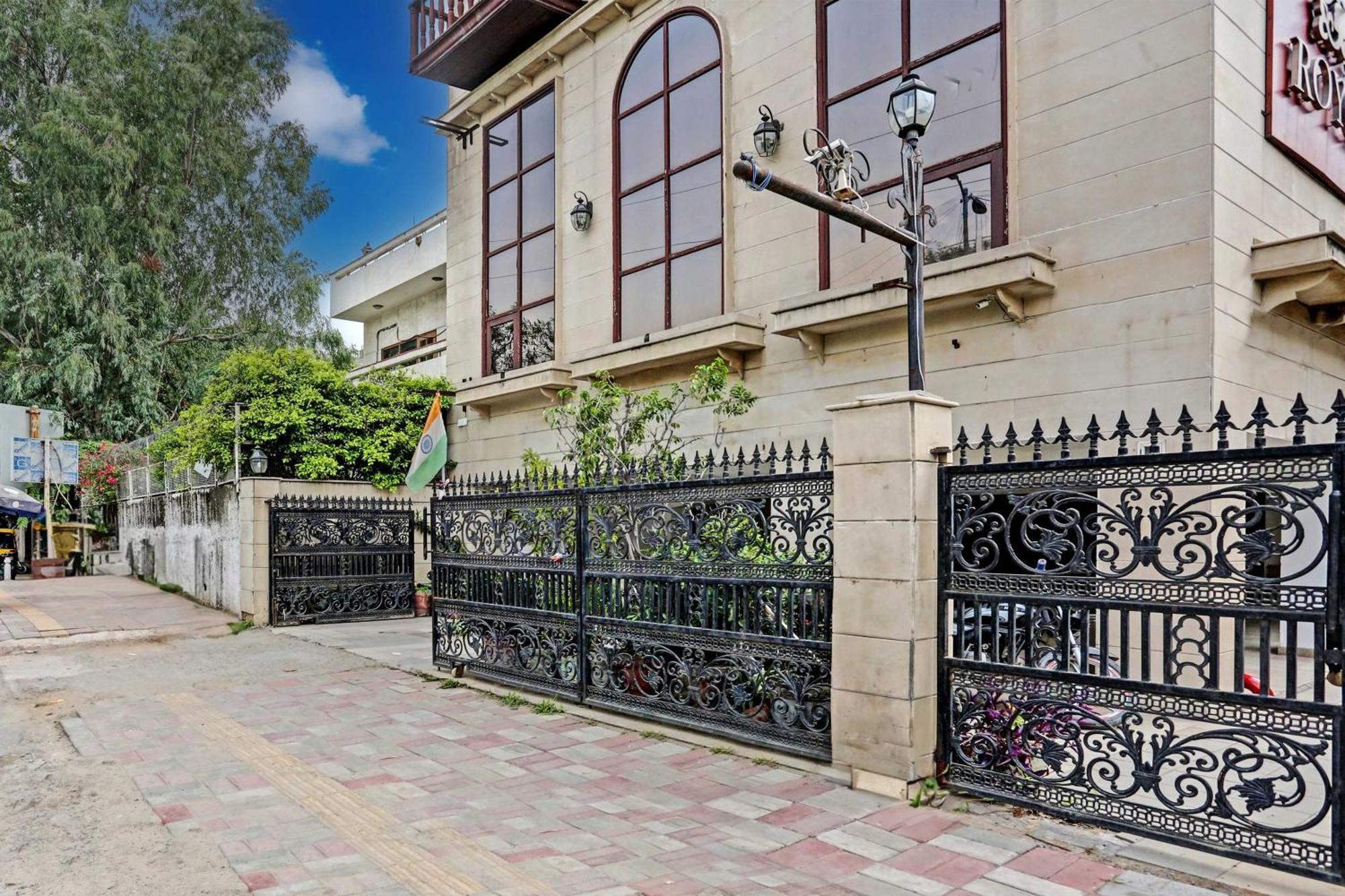 Townhouse The Royce New Friends Colony Hotel New Delhi Buitenkant foto