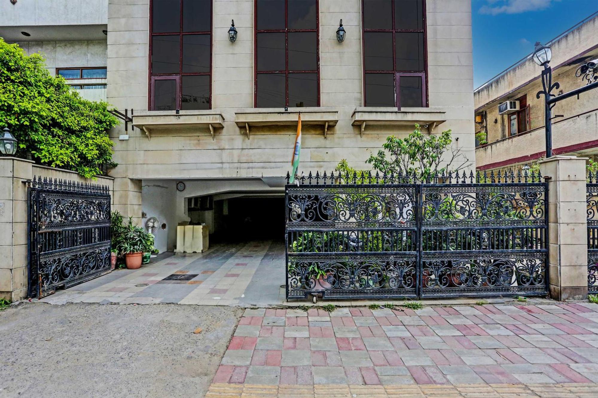 Townhouse The Royce New Friends Colony Hotel New Delhi Buitenkant foto